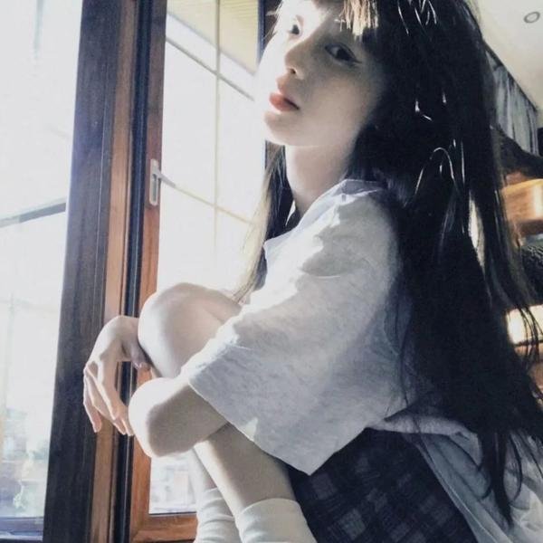 橙色女孩